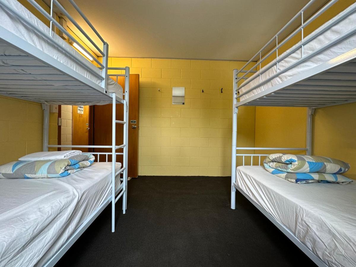 อะราวด์ เดอะ เวิลด์ แบ็คแพคเกอร์ Hostel ไครสต์เชิร์ช ภายนอก รูปภาพ